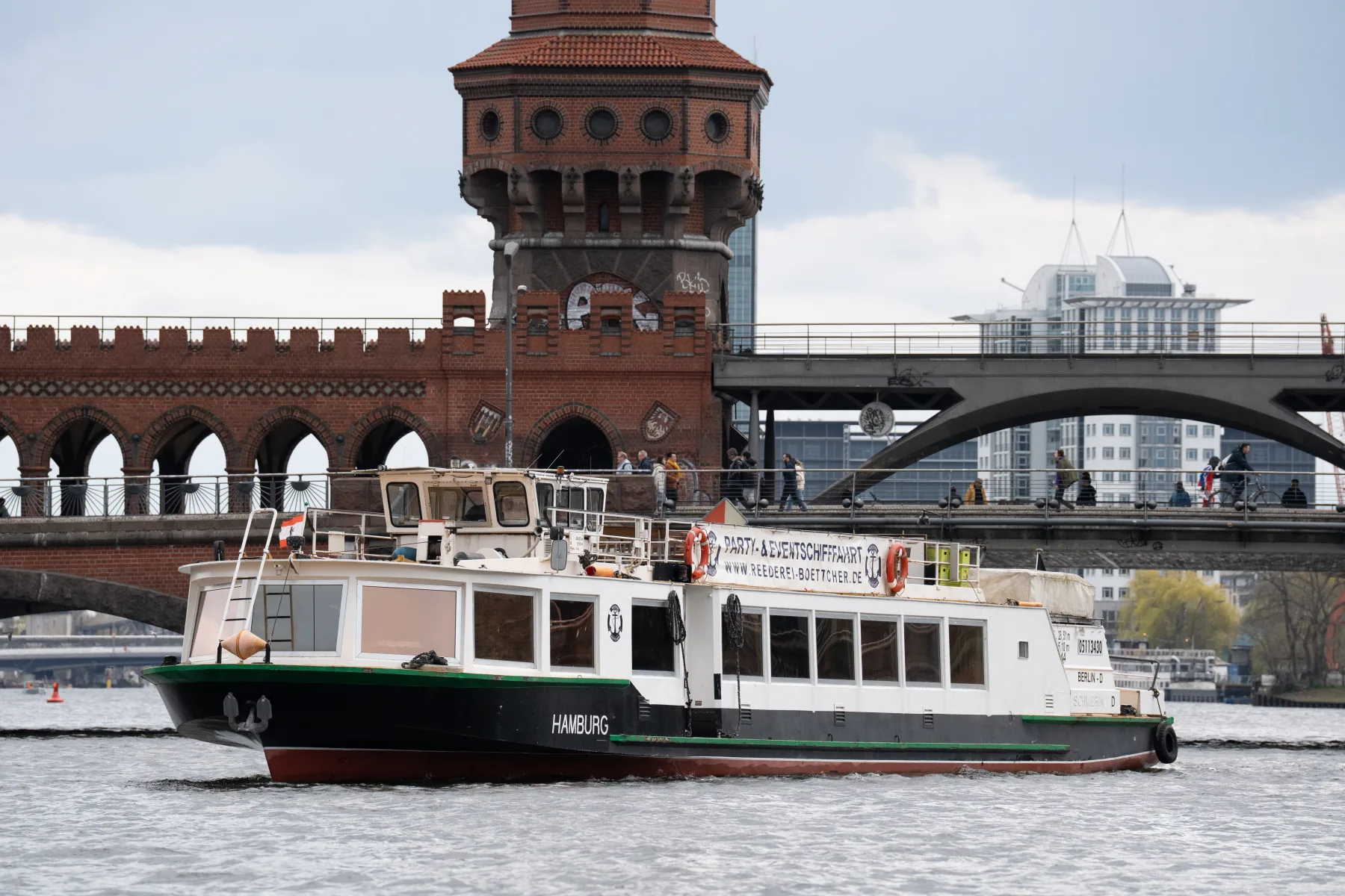Firmenfeier auf dem Eventschiff MS Hamburg in Berlin